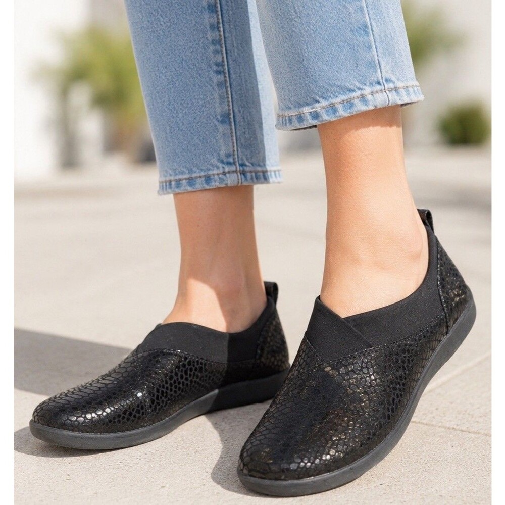 Clarks Cloudsteppers Black Reptile Print Slip On Comfort Shoes 8M